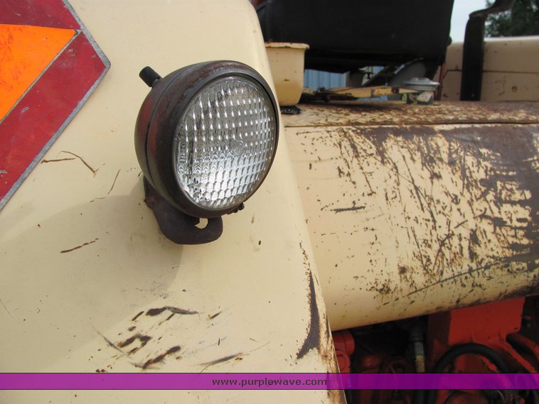 image for item 6025 Case 930 Comfort King tractor