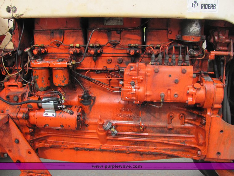 image for item 6025 Case 930 Comfort King tractor