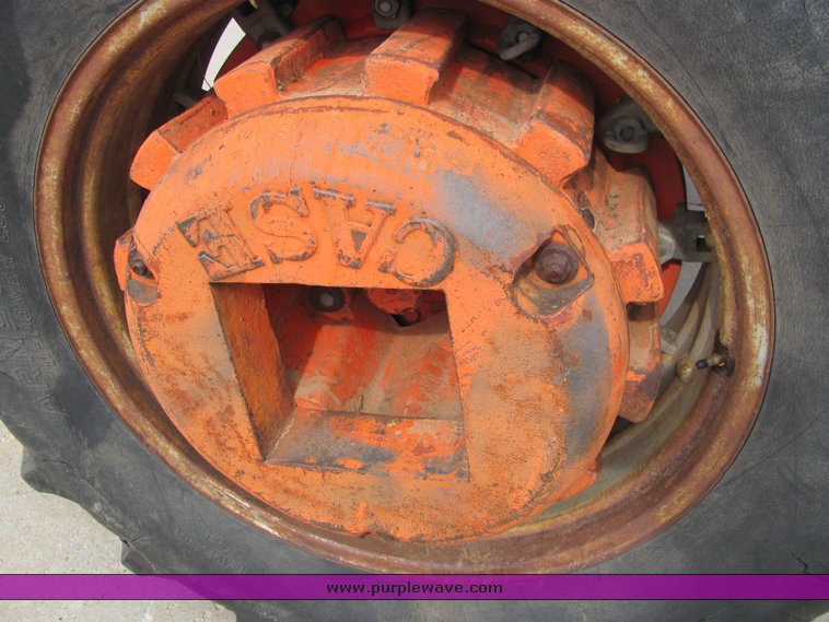 image for item 6025 Case 930 Comfort King tractor