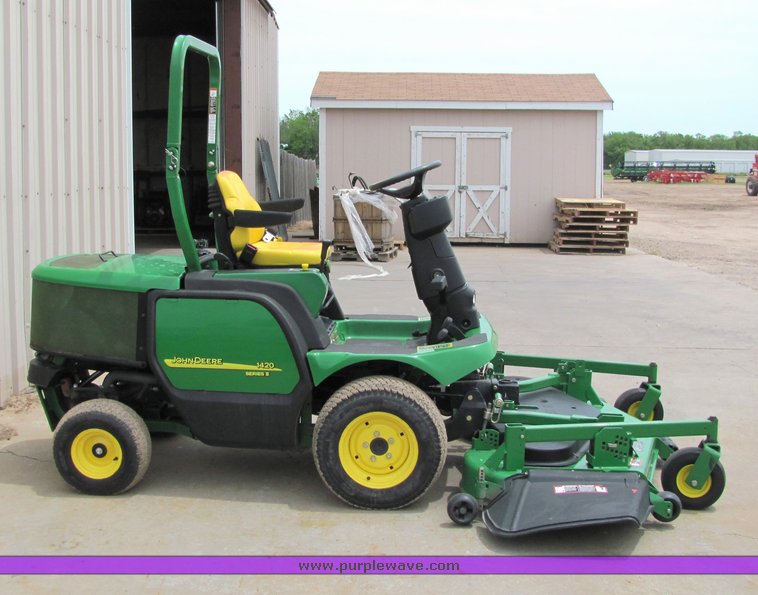image for item 6031 2004 John Deere 1420 riding mower