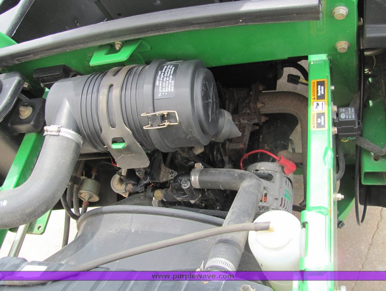 image for item 6031 2004 John Deere 1420 riding mower