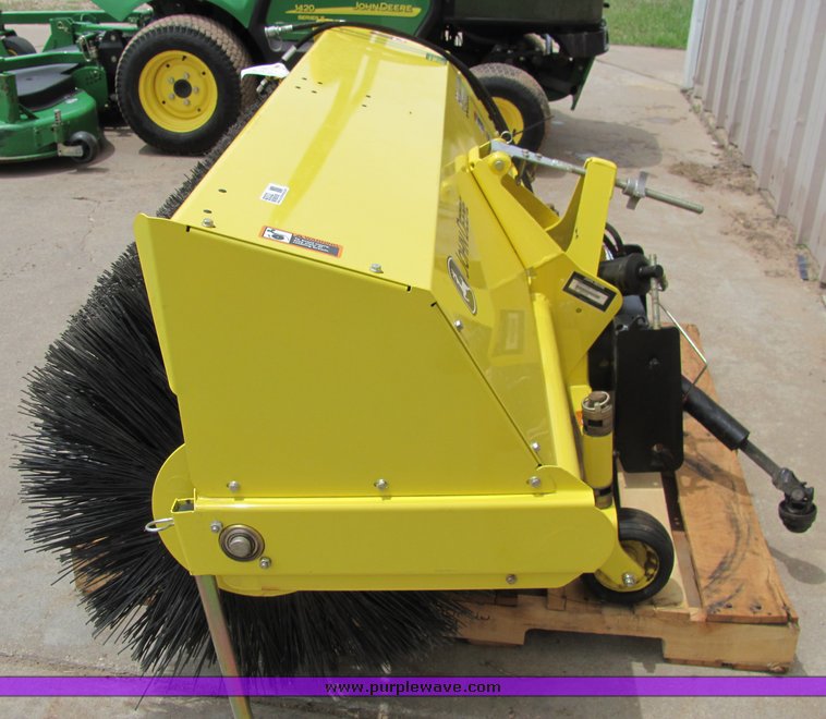John Deere 60" broom in Hutchinson, KS Item 6032 sold Purple Wave