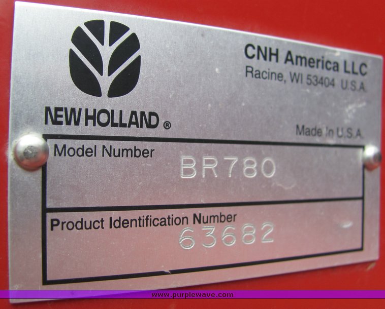 image for item 6042 2005 New Holland BR780 round baler