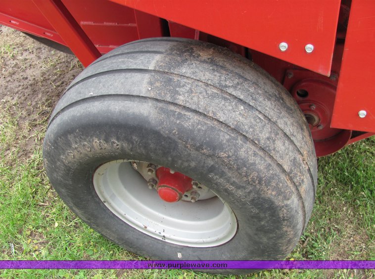 image for item 6043 1994 Case 8465A round baler