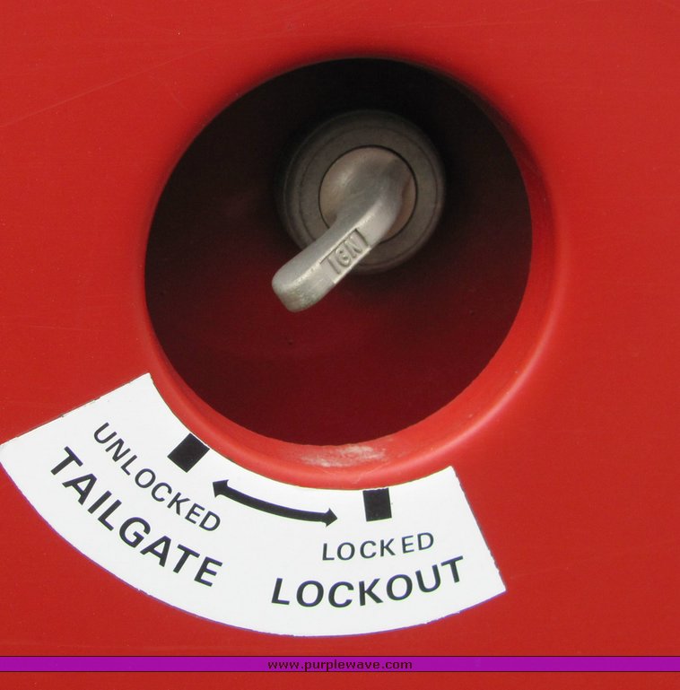 image for item 6043 1994 Case 8465A round baler