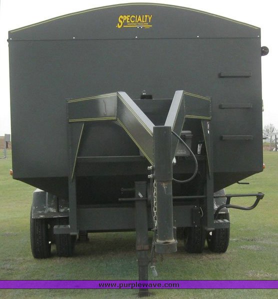 image for item 6187 1997 Specialty hopper trailer 500 bushel gooseneck grain trailer