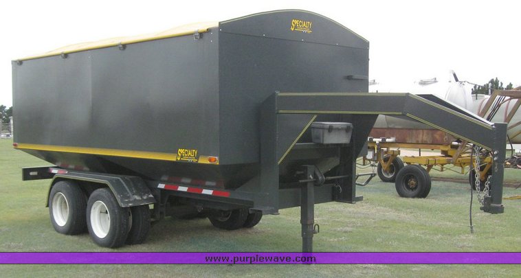 image for item 6187 1997 Specialty hopper trailer 500 bushel gooseneck grain trailer