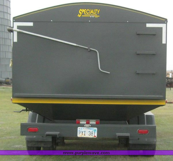 image for item 6187 1997 Specialty hopper trailer 500 bushel gooseneck grain trailer