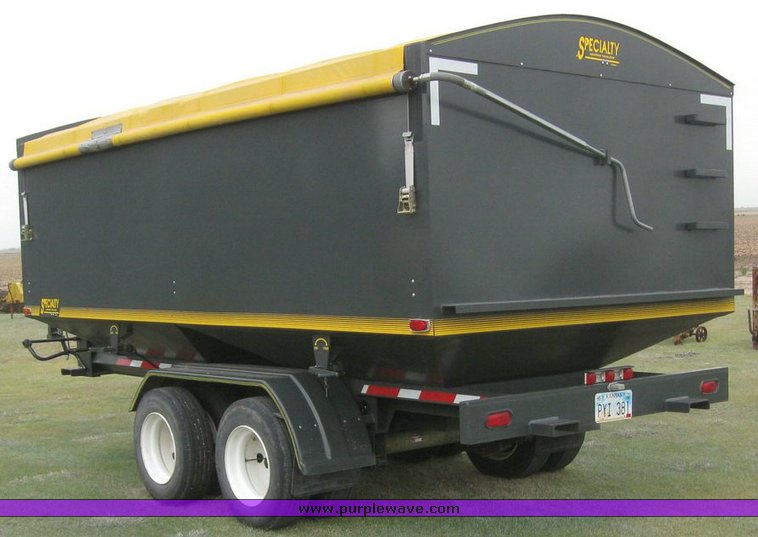 image for item 6187 1997 Specialty hopper trailer 500 bushel gooseneck grain trailer