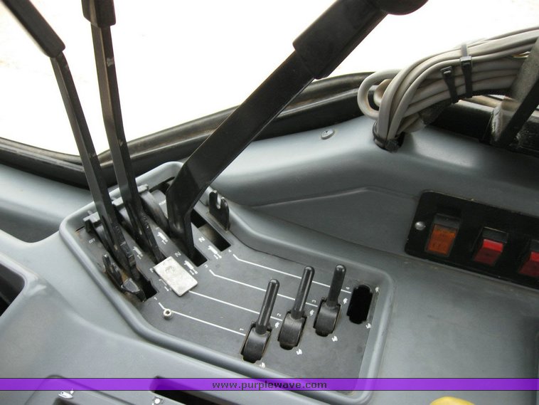 image for item 6201 1993 Case 7120 MFWD tractor