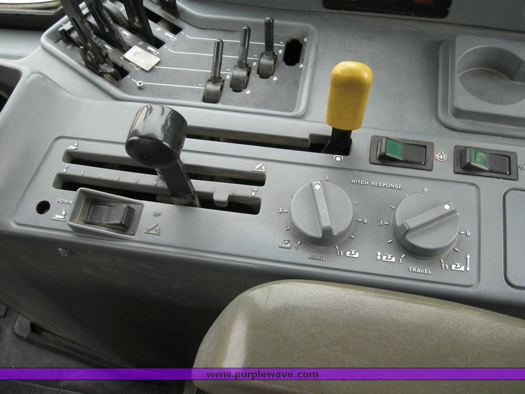 image for item 6201 1993 Case 7120 MFWD tractor