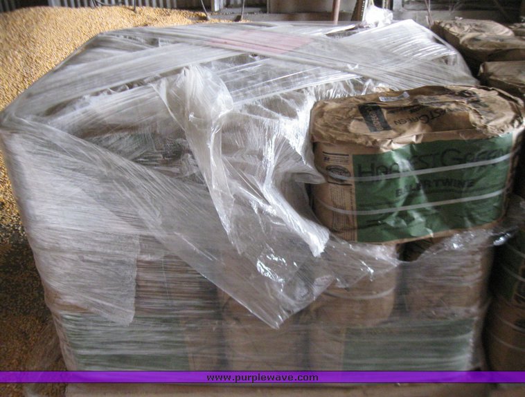 image for item 7061 (30) Harvest Green 7200 baler twine bales