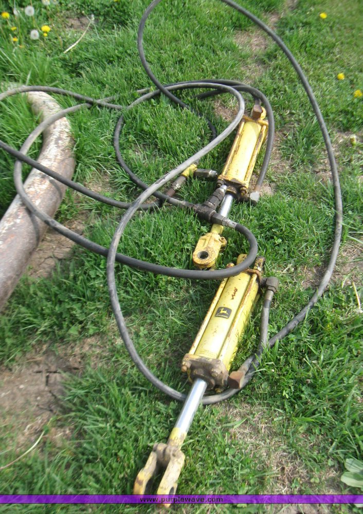 image for item 7067 9' dozer blade with lift cylinders