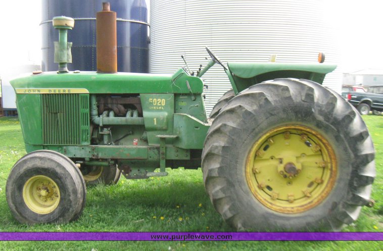 image for item 7112 1967 John Deere 5020 tractor
