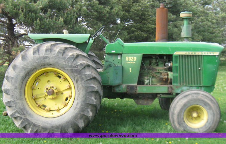 image for item 7112 1967 John Deere 5020 tractor