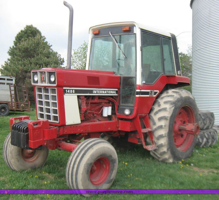 image for item 7114 1978 International 1486 tractor