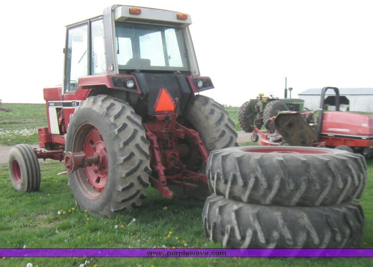 image for item 7114 1978 International 1486 tractor