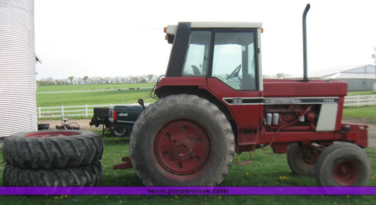 image for item 7114 1978 International 1486 tractor