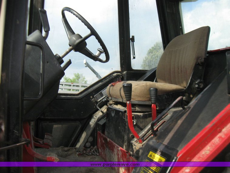 image for item 7114 1978 International 1486 tractor