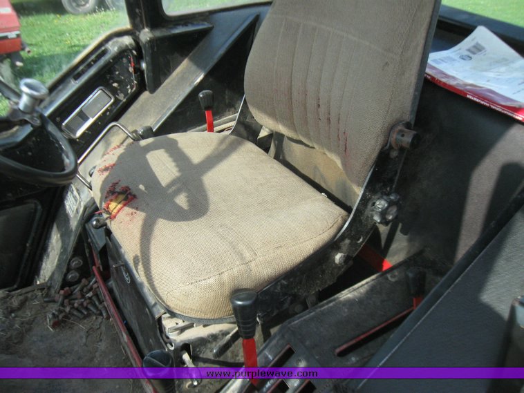 image for item 7114 1978 International 1486 tractor