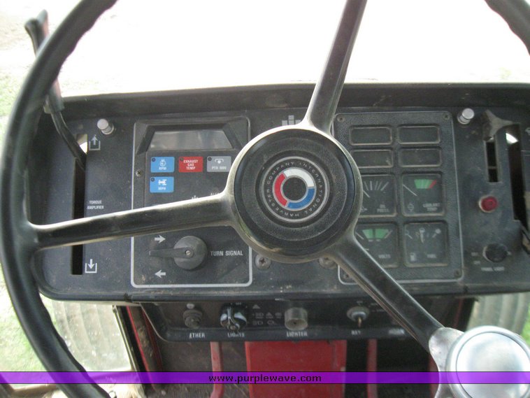 image for item 7114 1978 International 1486 tractor