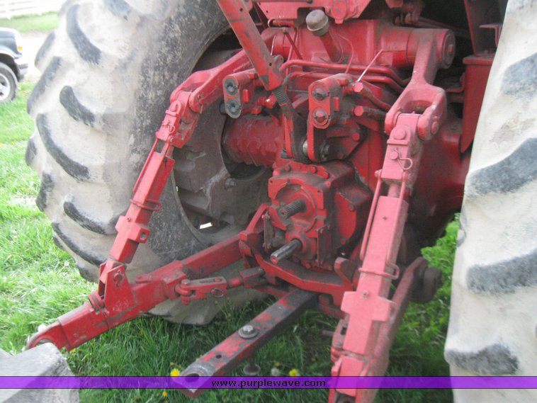 image for item 7114 1978 International 1486 tractor