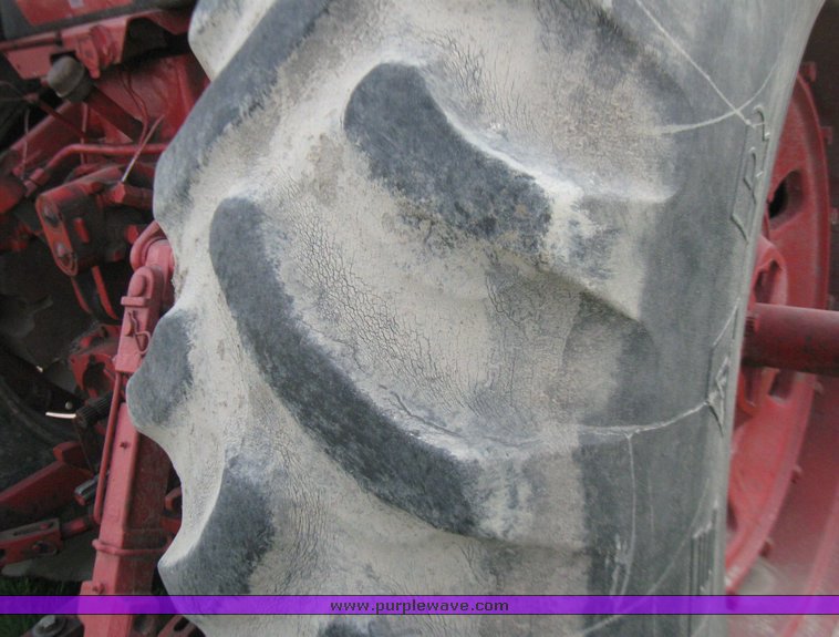 image for item 7114 1978 International 1486 tractor