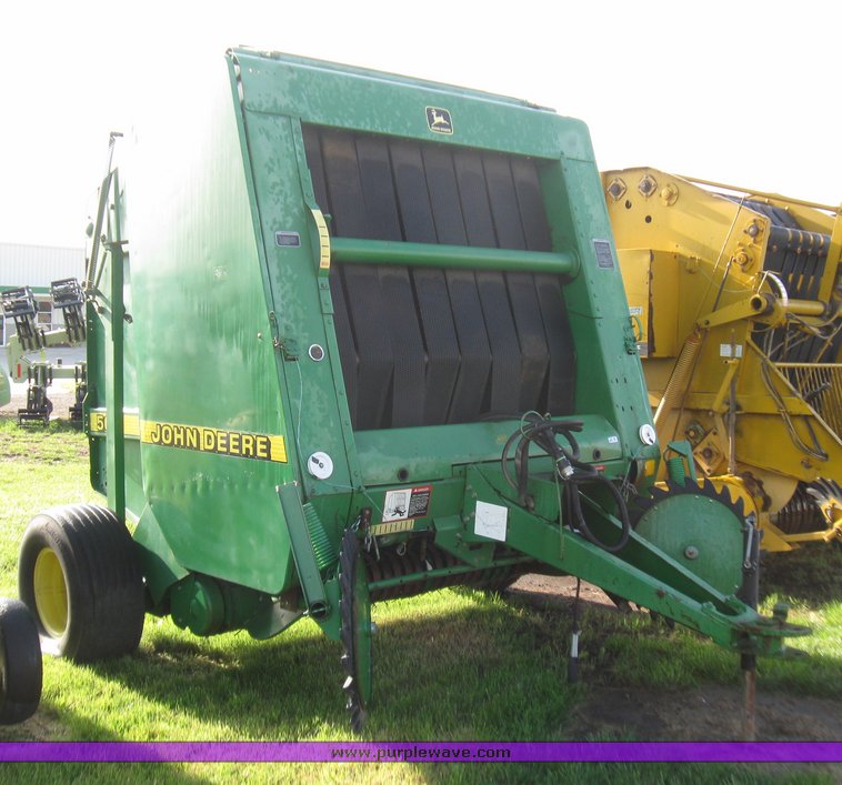image for item 7368 1997 John Deere 566 round baler