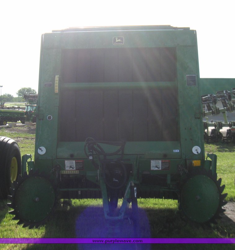 image for item 7368 1997 John Deere 566 round baler