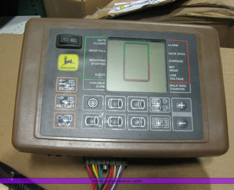 image for item 7368 1997 John Deere 566 round baler