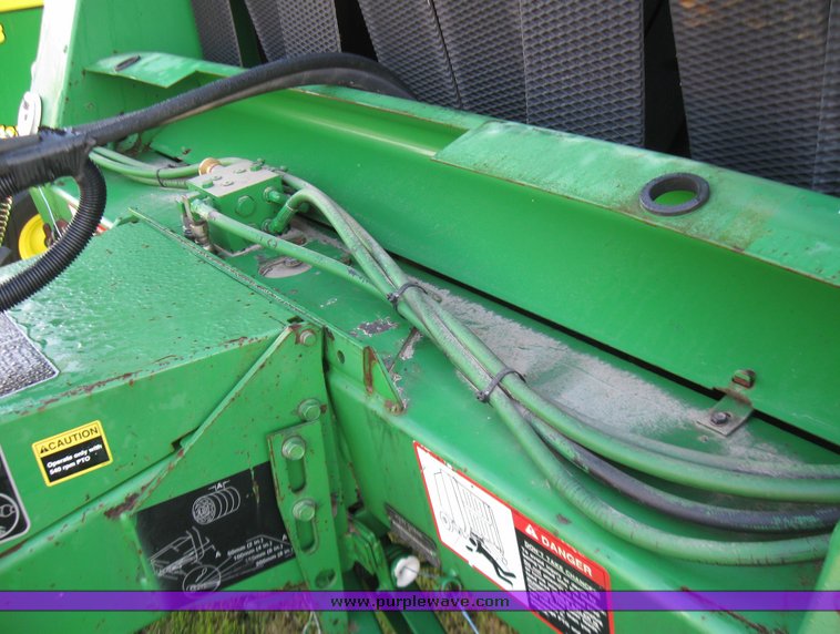 image for item 7368 1997 John Deere 566 round baler