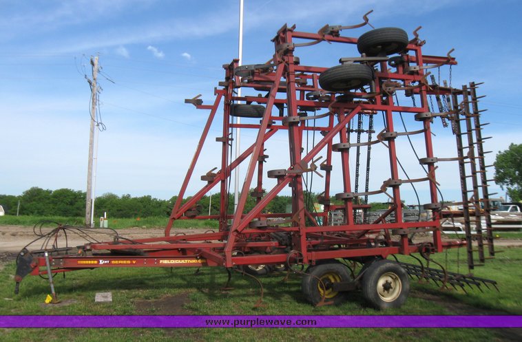 image for item 7371 1991 Kent Series V 7333 field cultivator