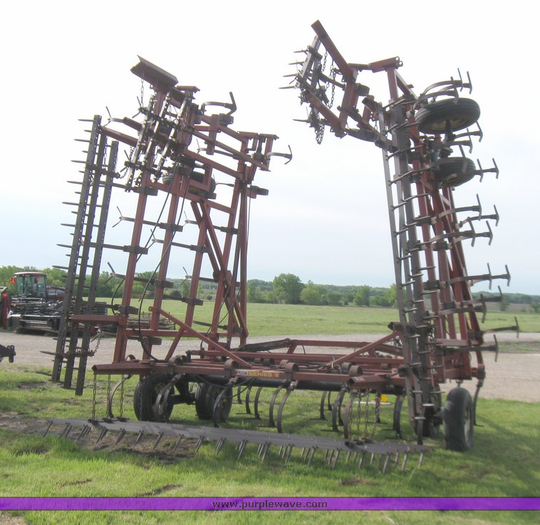 image for item 7371 1991 Kent Series V 7333 field cultivator