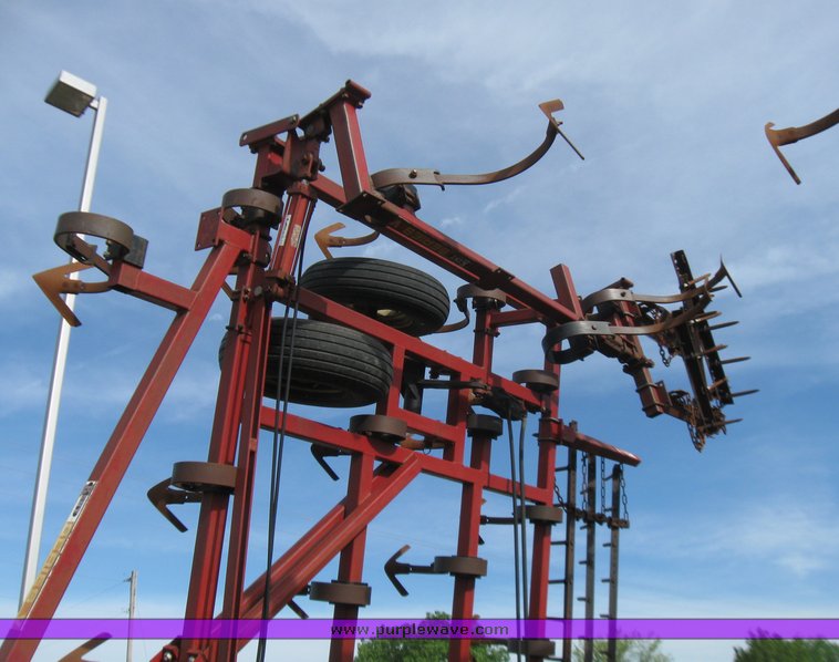 image for item 7371 1991 Kent Series V 7333 field cultivator