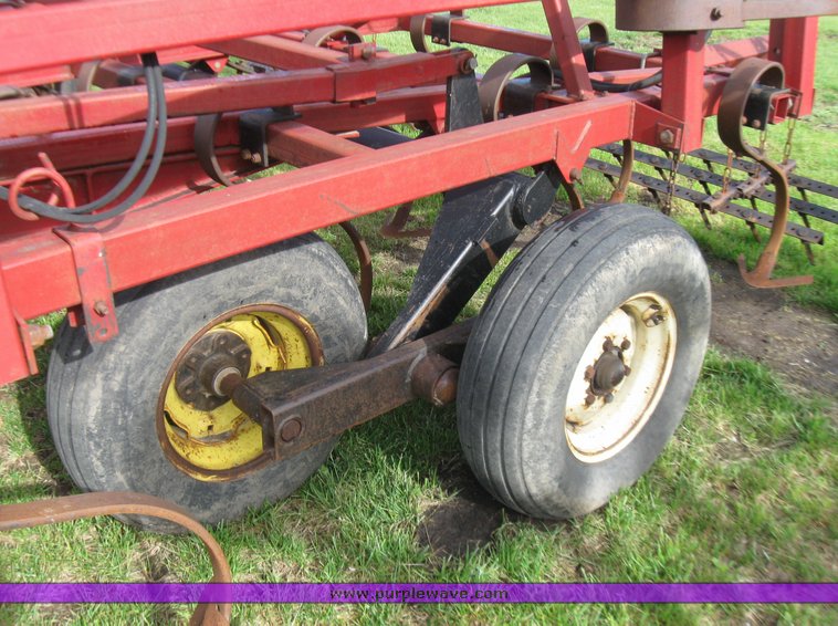 image for item 7371 1991 Kent Series V 7333 field cultivator