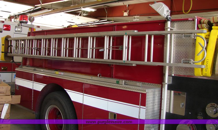 image for item 1001 1983 Ford C8000 Pierce Engine pumper fire truck
