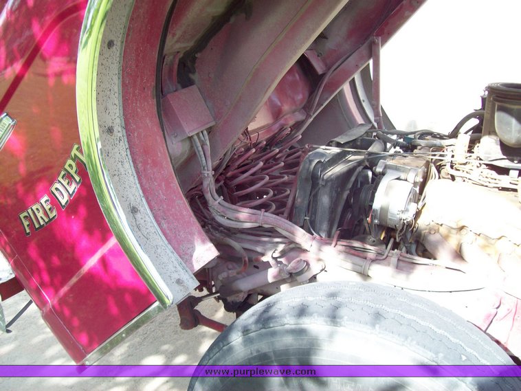 image for item 1001 1983 Ford C8000 Pierce Engine pumper fire truck