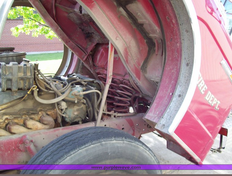 image for item 1001 1983 Ford C8000 Pierce Engine pumper fire truck