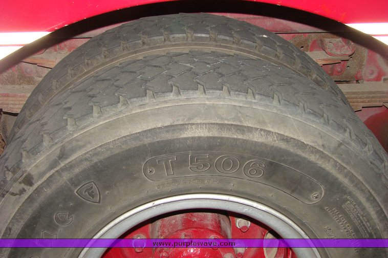 image for item 1001 1983 Ford C8000 Pierce Engine pumper fire truck