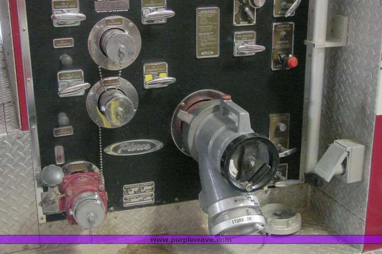 image for item 1001 1983 Ford C8000 Pierce Engine pumper fire truck