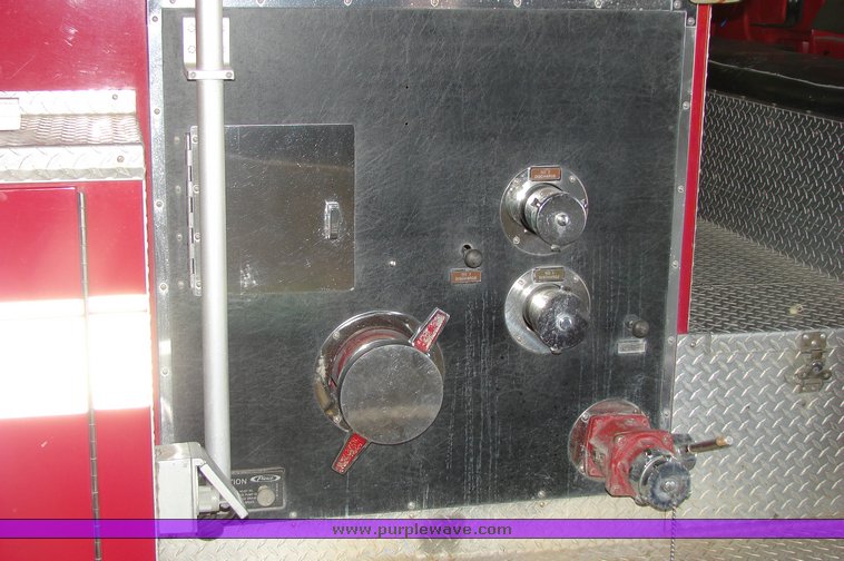 image for item 1001 1983 Ford C8000 Pierce Engine pumper fire truck