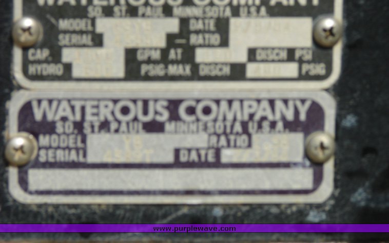 image for item 1001 1983 Ford C8000 Pierce Engine pumper fire truck