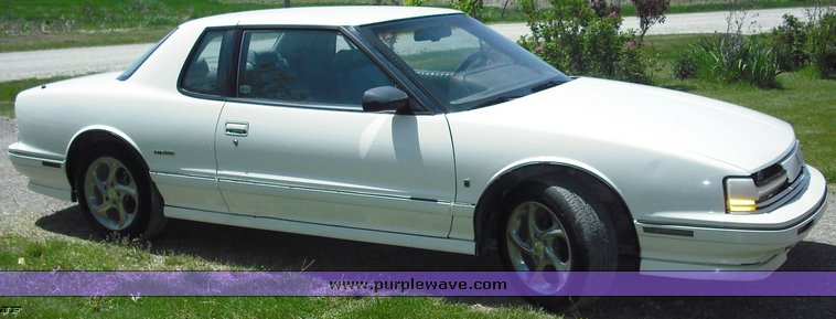 image for item 1010 1992 Oldsmobile Toronado