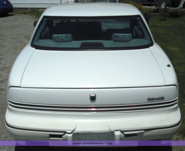 image for item 1010 1992 Oldsmobile Toronado