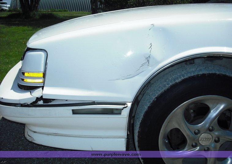 image for item 1010 1992 Oldsmobile Toronado