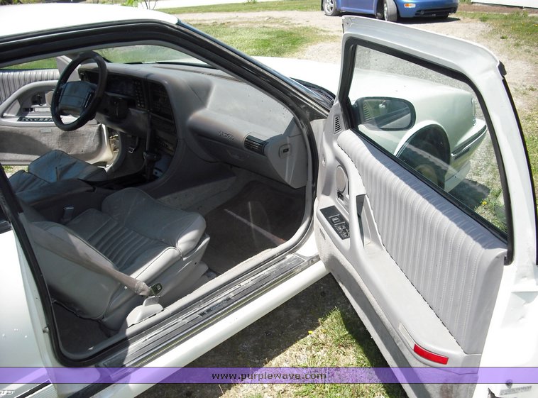 image for item 1010 1992 Oldsmobile Toronado