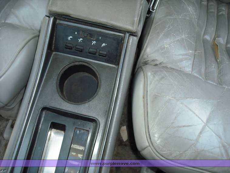 image for item 1010 1992 Oldsmobile Toronado