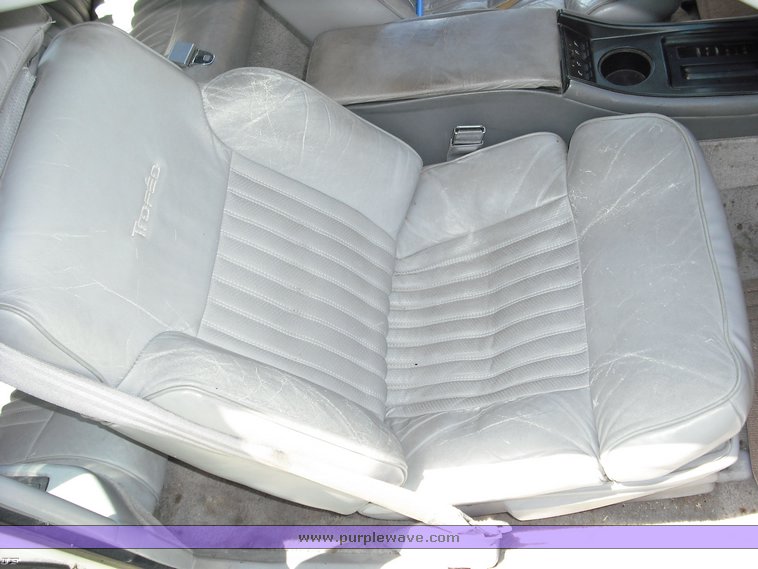 image for item 1010 1992 Oldsmobile Toronado