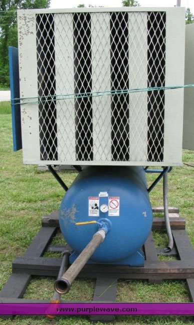 image for item 1100 Quincy 25hp air compressor