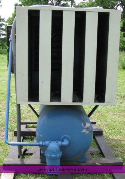image for item 1100 Quincy 25hp air compressor